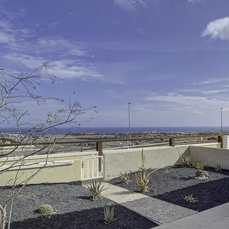 Private Terrace - Parking - Pool Apartment *